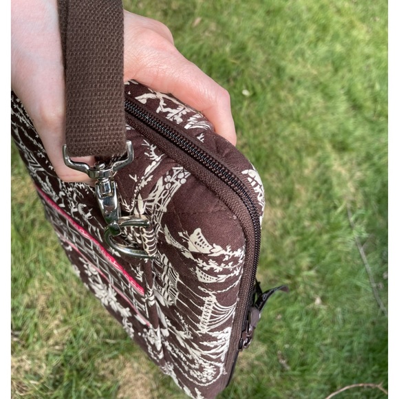 Vera Bradley's Imperial Style Quilted Cotton Covered Tablet/Briefcase - Picture 11 of 14